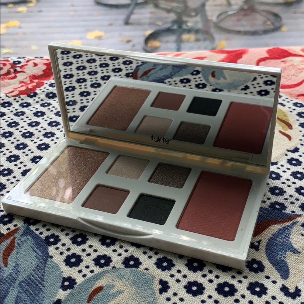 Brand new tarte palette